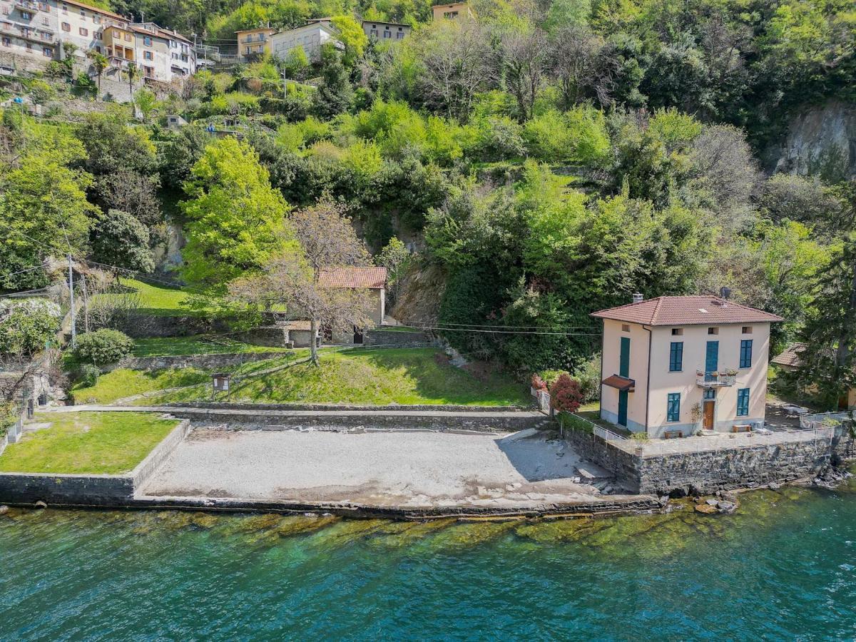 Deriva Apartment On Careno'S Beach By Rent All Como Nesso Bagian luar foto